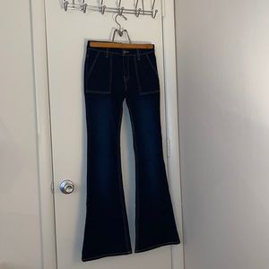 Francesca’s Harper Heritage Mid-rise Flare size 26